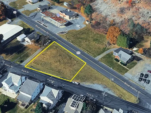 1100 Blue Valley Dr, Pen Argyl, PA 18072