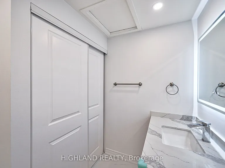 6455 Tisler Cres — Photo 28