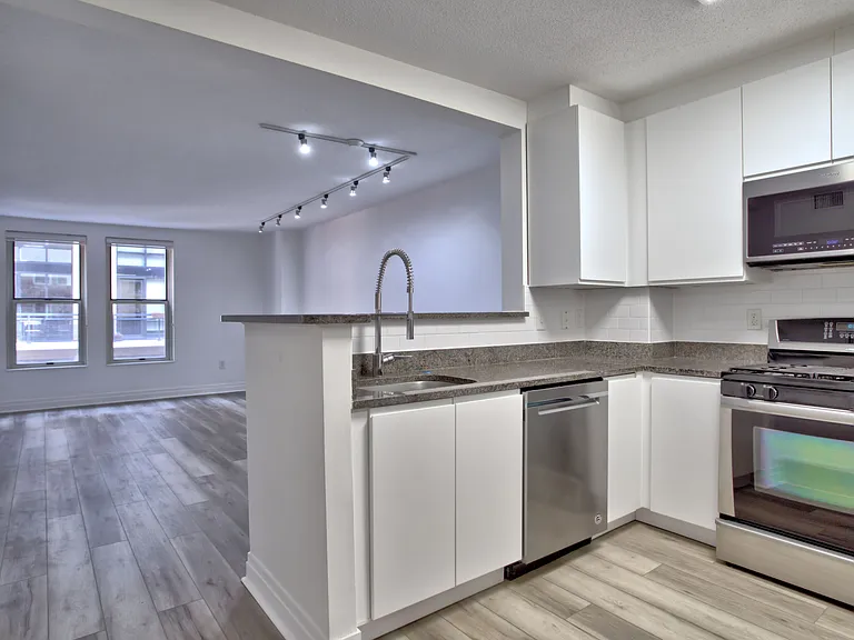 915 E St NW #509 — Photo 2