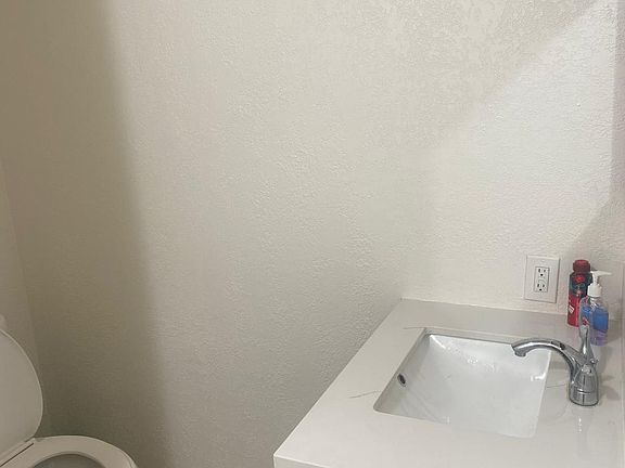 4th image of 1318 N Fashion Ln APT 1