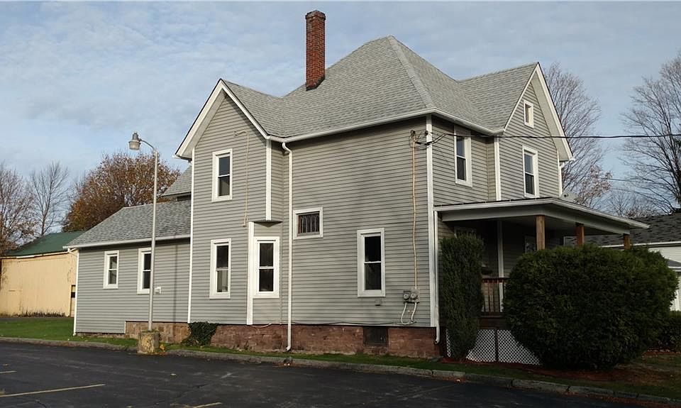 1st image of 35 Geddes St