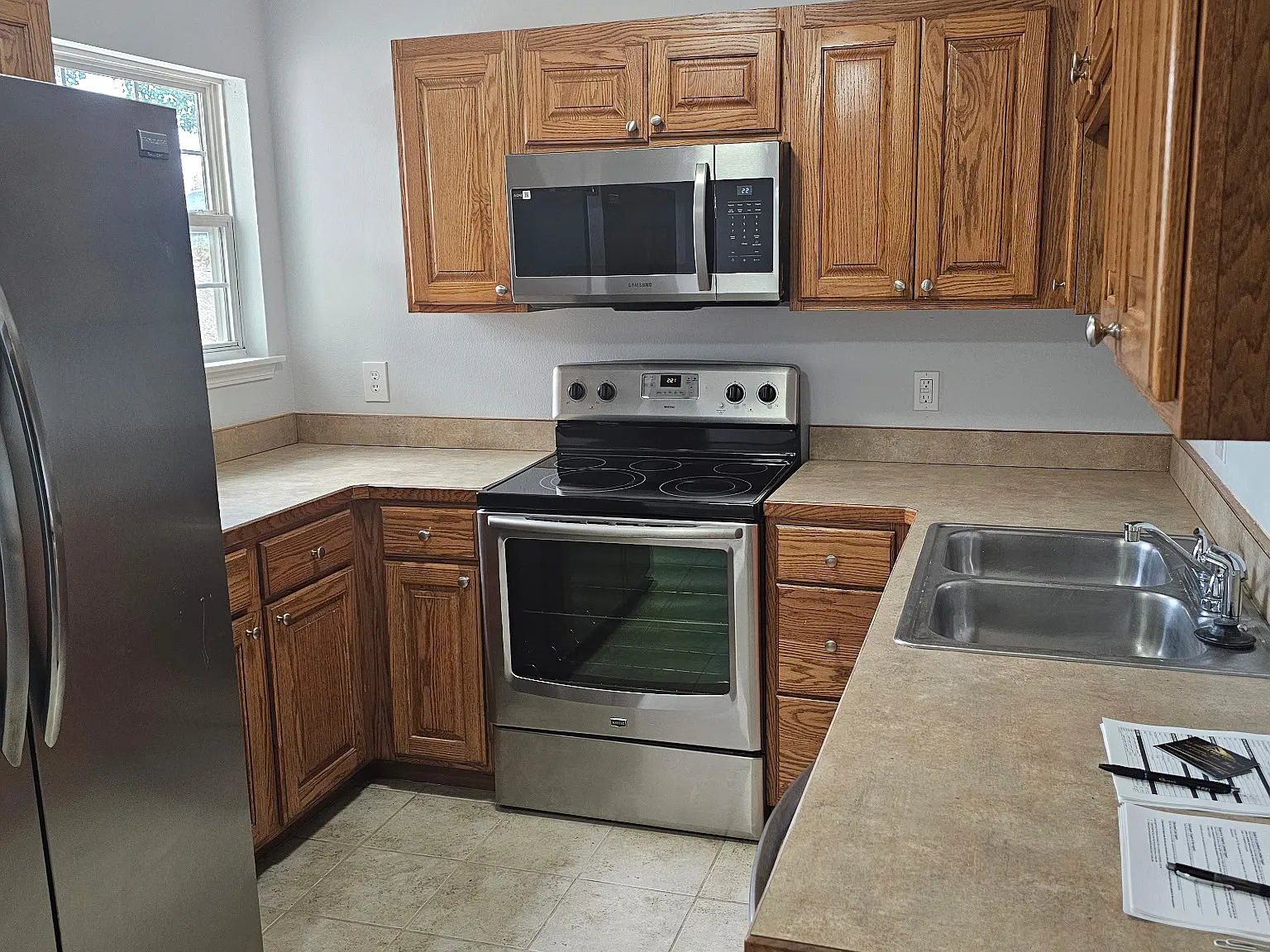 2 bed, 1025 sqft, $1,350 — Photo 2