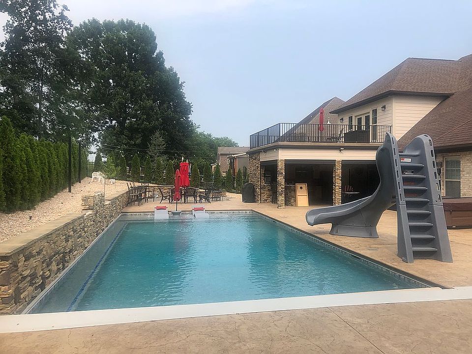 2nd image of 1592 Boardwalk Pl