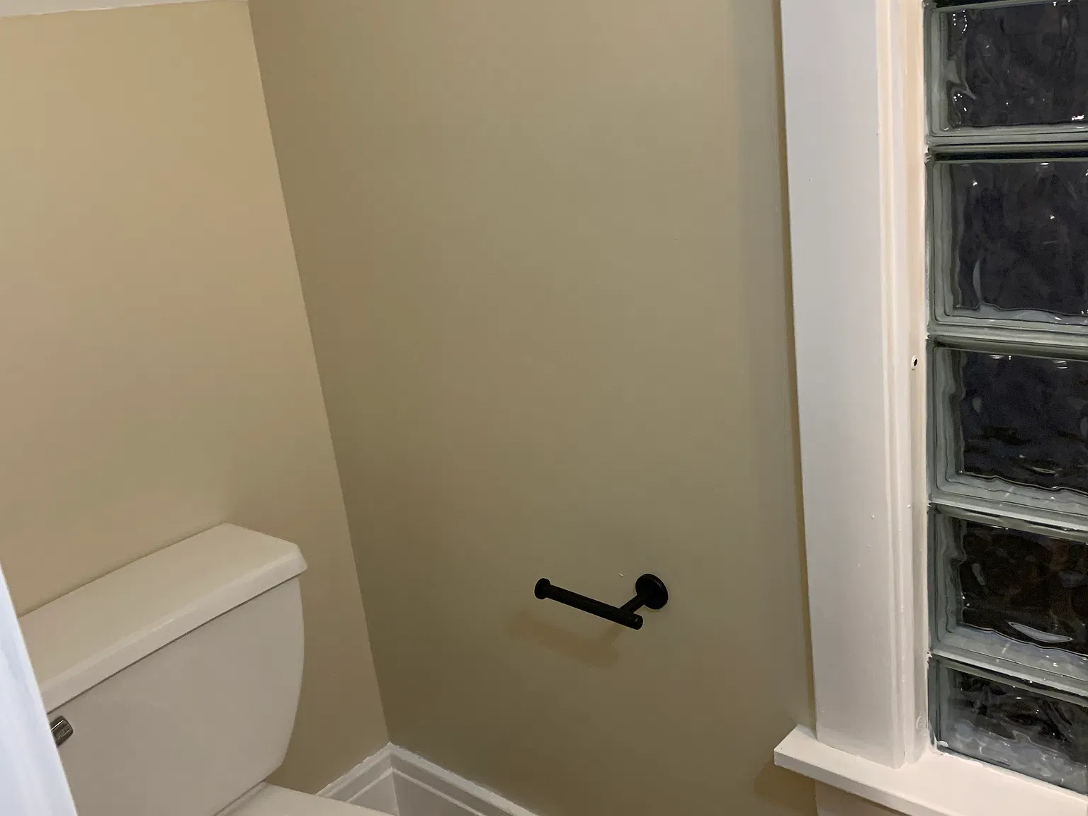 4 bed, 1.5 bath, $2,400 — Photo 3