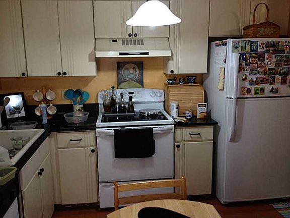 4th image of 9537 NW 38th Ct
