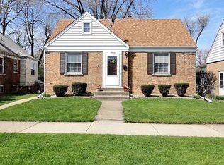 17822 School St, Lansing, IL 60438