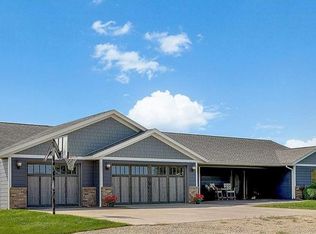 5014 250th St E, Hampton, MN 55031