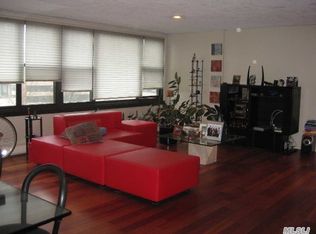 166-35 9th Ave APT 8A, Whitestone, NY 11357