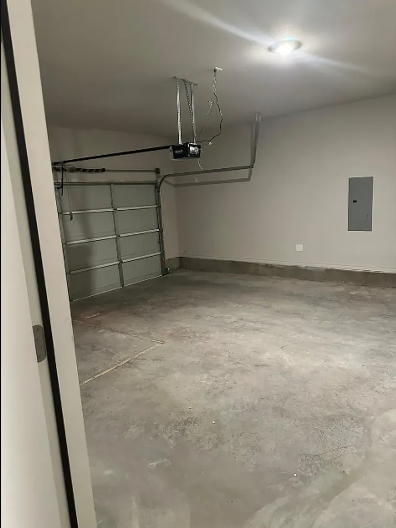 Building Photo - 3117 Stonewall Dr
