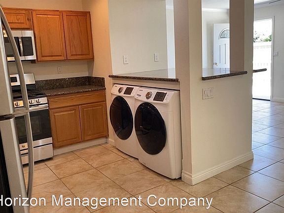 4th image of 133 W Vermont Ave Unit B