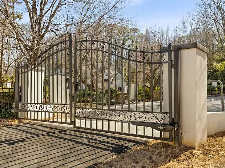 5390 Harrowood Ln — Photo 36