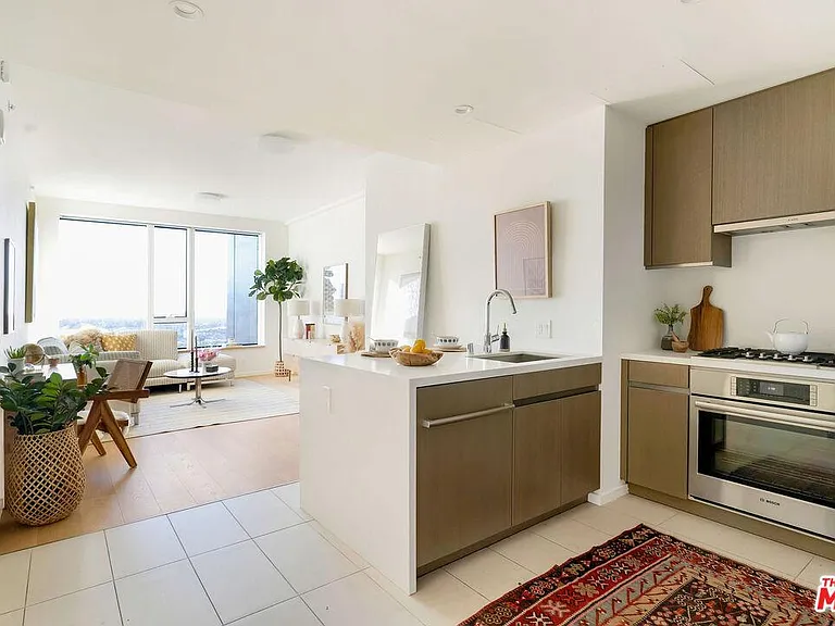 889 Francisco St #1702 — Photo 5