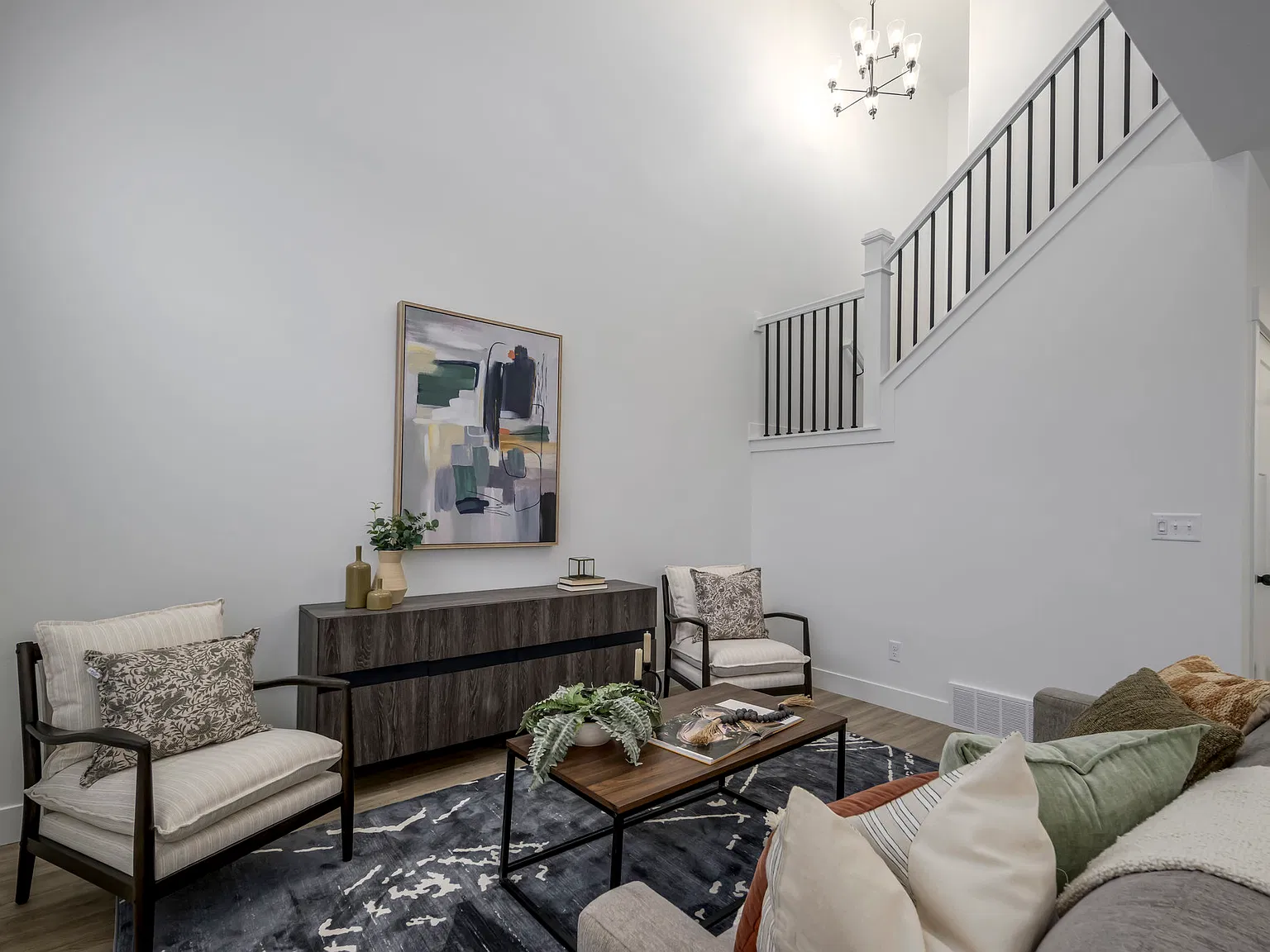 3 bed, 2280 sqft, $1,995 — Photo 3
