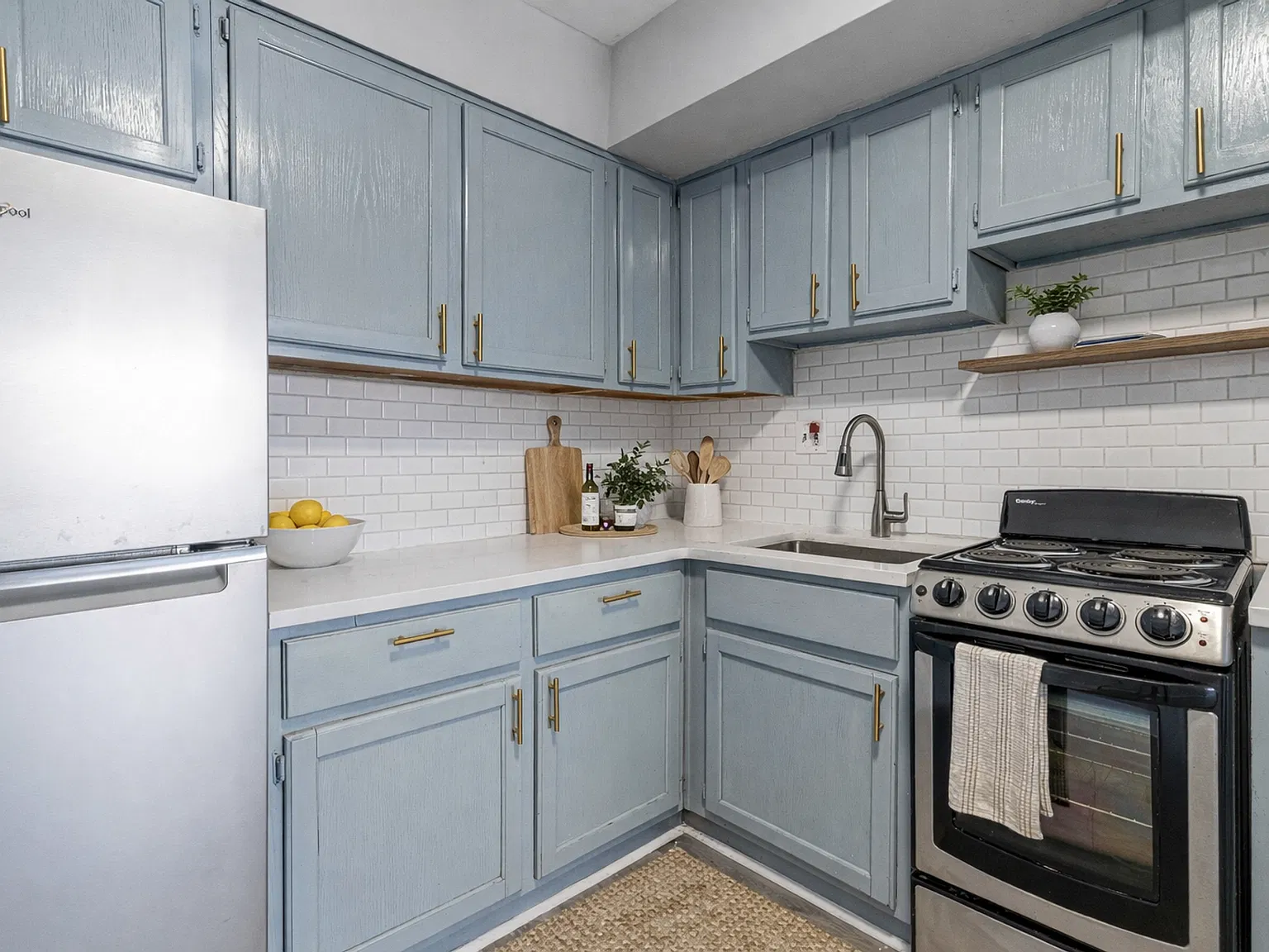 Offer Ends Soon! Up Your Living, Not Your Rent — Photo 3