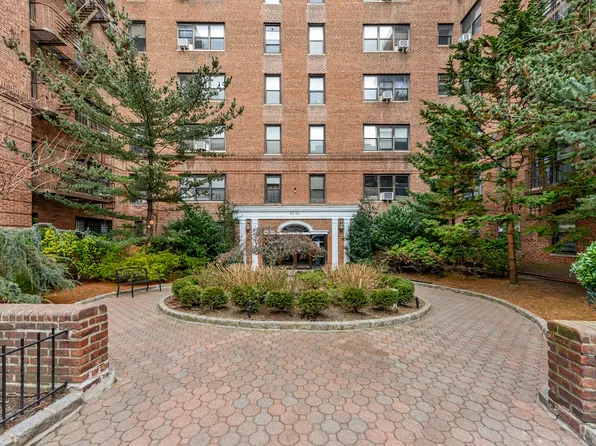 67-35 Yellowston Boulevard image 1 of 16