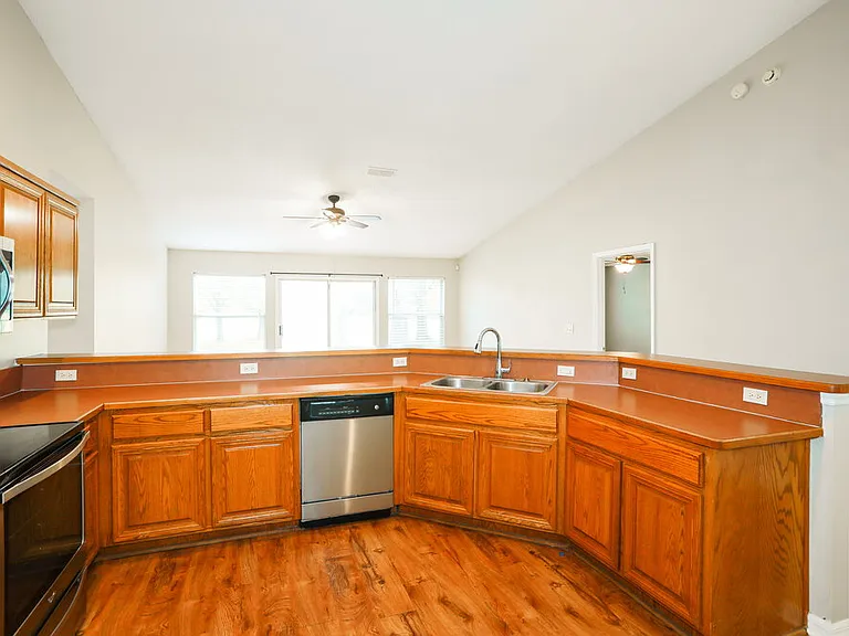 313 Johns Glen Dr — Photo 9