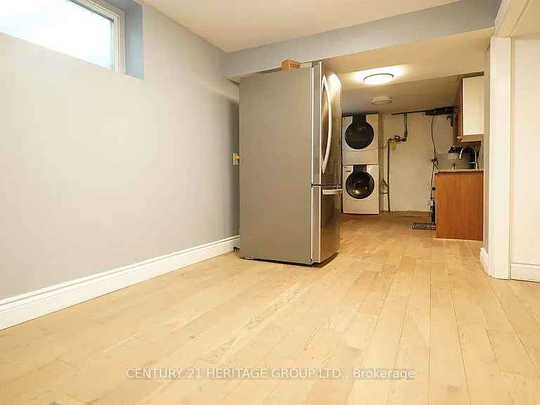 328 Moore Park Ave #LOWER — Photo 12