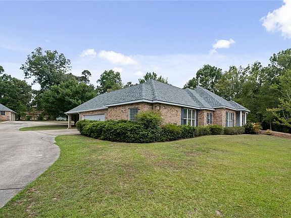3rd image of 109 Fleetwood Dr