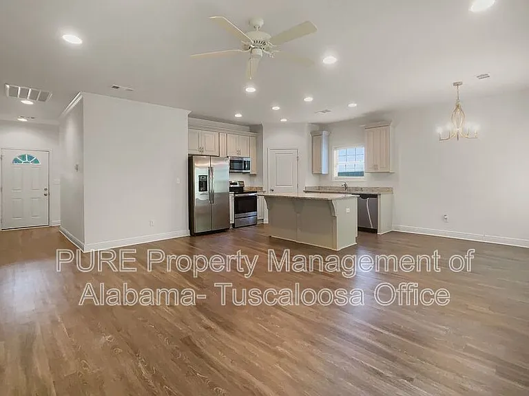 5035 Easton Dr — Photo 3