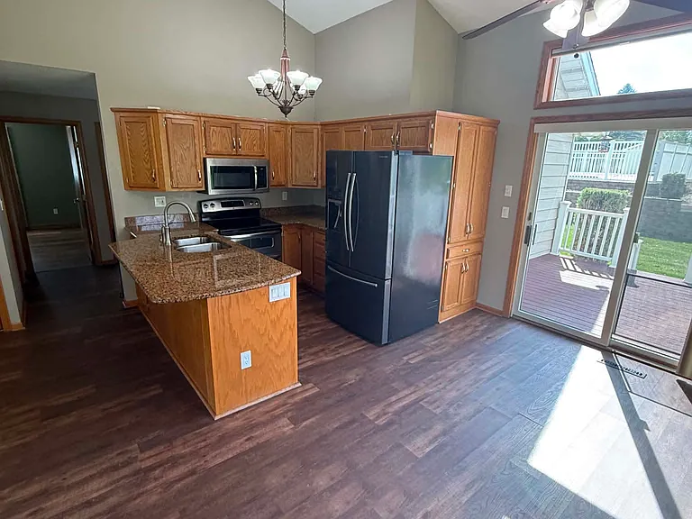 2215 Imperial Dr — Photo 15