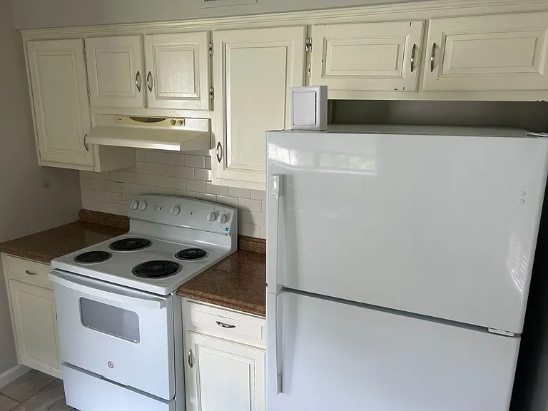 327 NW Gibson Rd — Photo 10