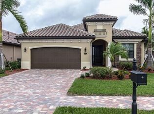 2810 Aviamar Cir, Naples, FL 34114