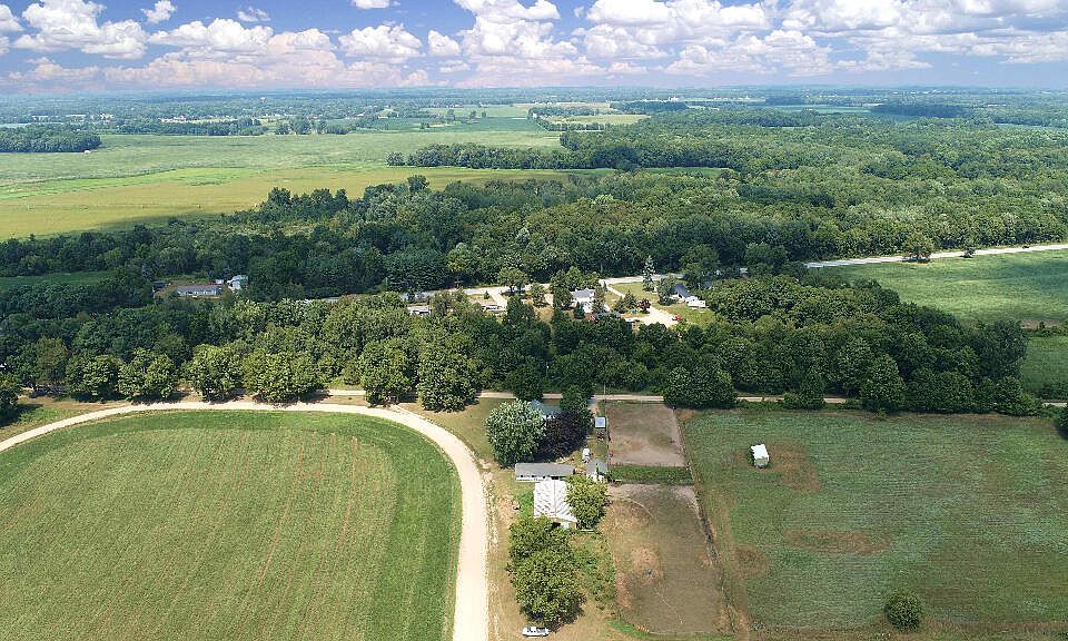 1st image of 982 Stanton Rd