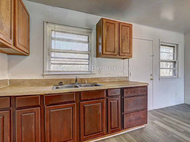 3467 Eisenhower Cir SE — Photo 4