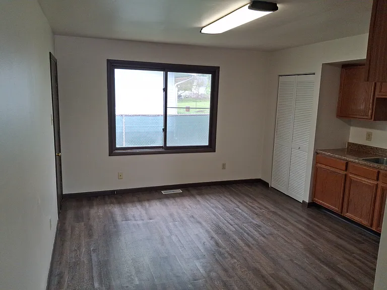 342 Lahonda Dr — Photo 3