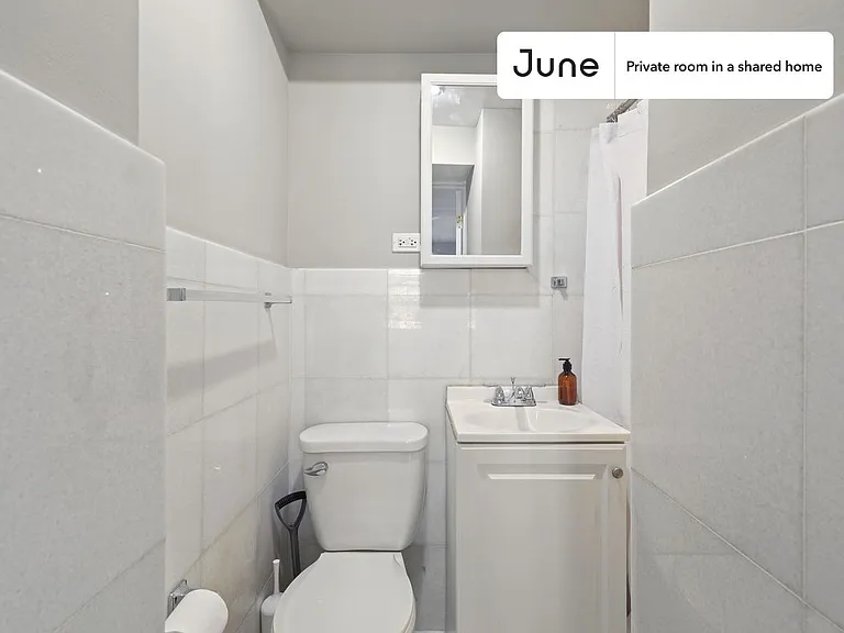 226 E 7th St #B — Photo 12