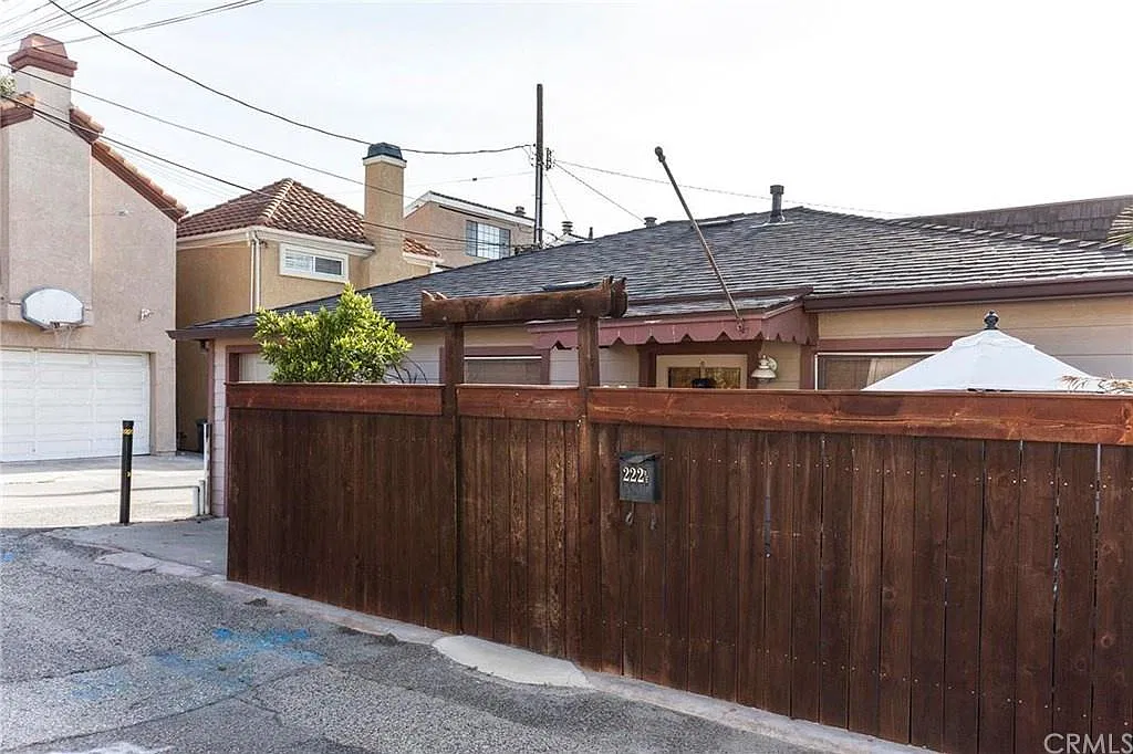 2 bed, 800 sqft, $3,150 — Photo 1
