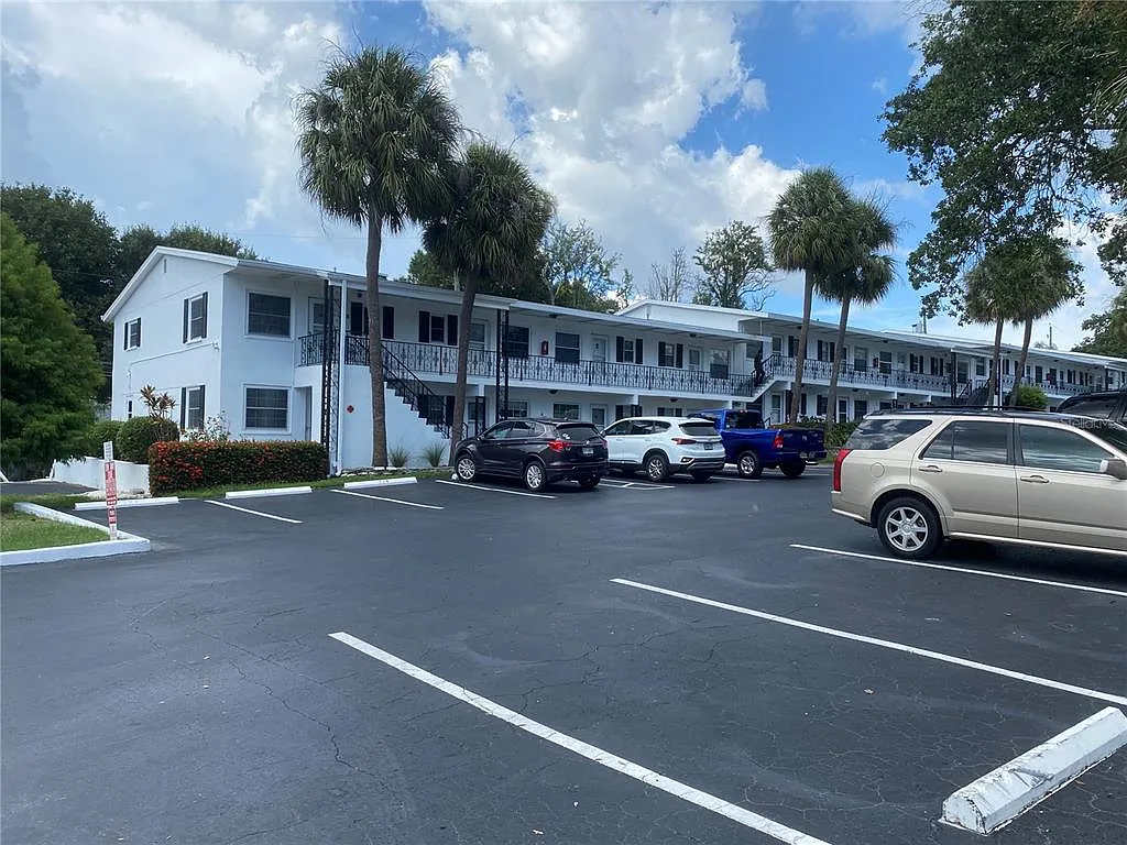 2 bed, 2.0 bath, 910 sqft, $3,000 — Photo 1