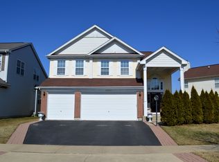6680 Majestic Way, Carpentersville, IL 60110
