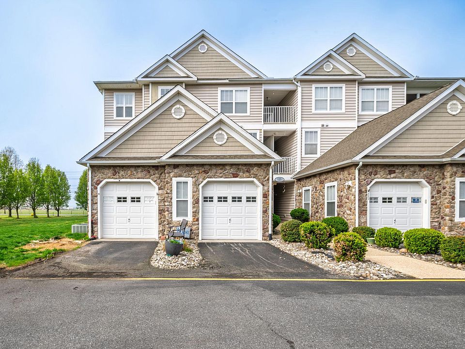1st image of 4101 Fullerton Ct #C