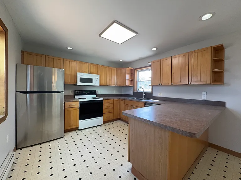 18 Jewett St #B — Photo 1