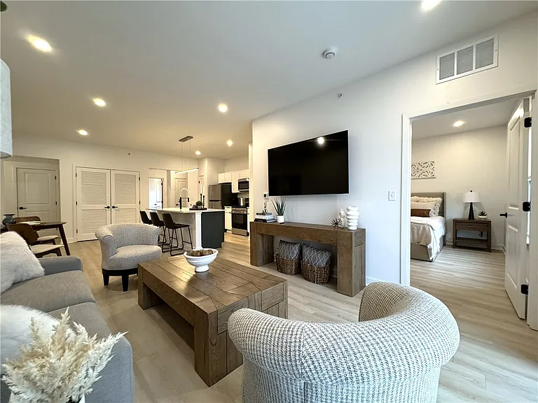 89 Erie Ridge Dr — Photo 2