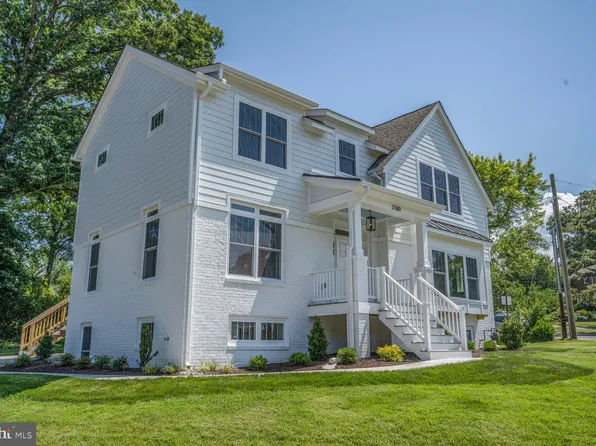 2100 Patrick Henry Dr, Arlington, VA 22205