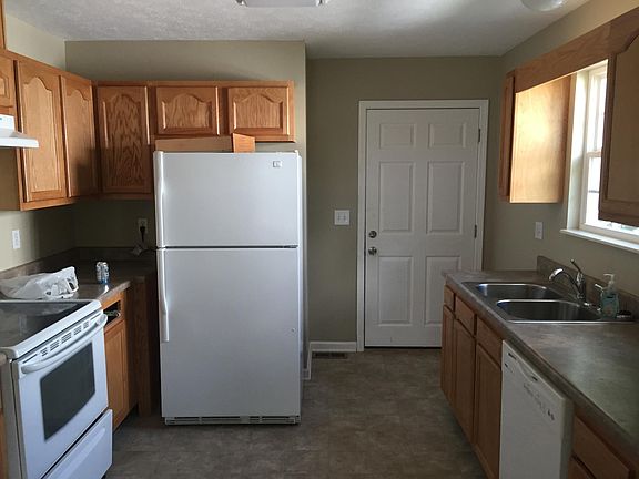 4th image of 1029 Oglewood Ave