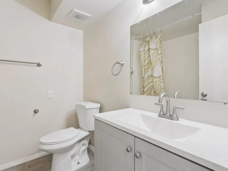 735 E South Mountain Ave — Photo 20