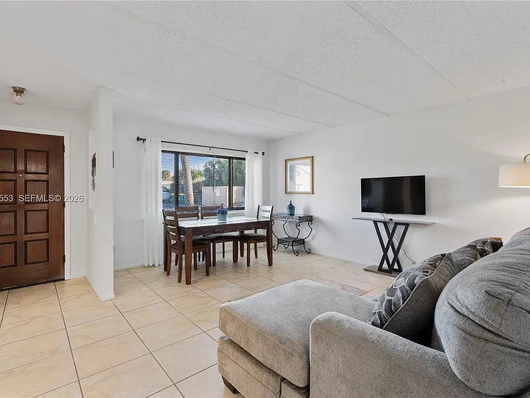 1145 N Shannon Ave #39 — Photo 3