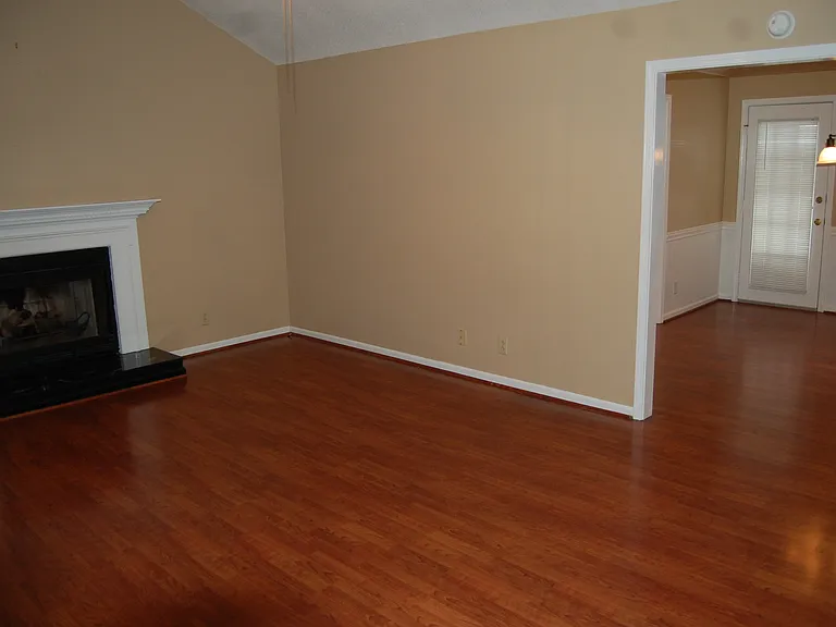 2 Amberly Ct — Photo 4