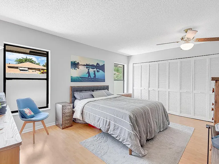 378 SW 28th Ave — Photo 17