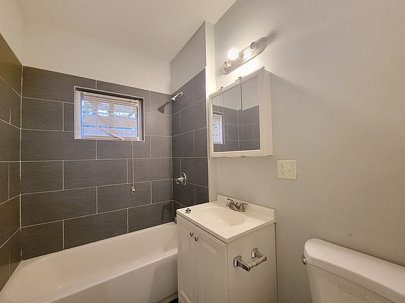 5th image of 329 Forrest St #2E