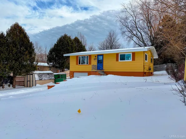 753 Anderson St, Marquette, MI 49855