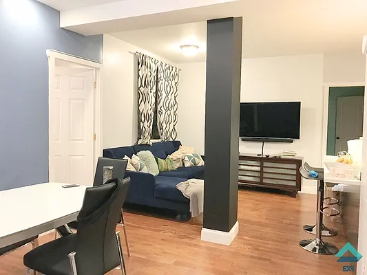 Rented by EXR | media 26