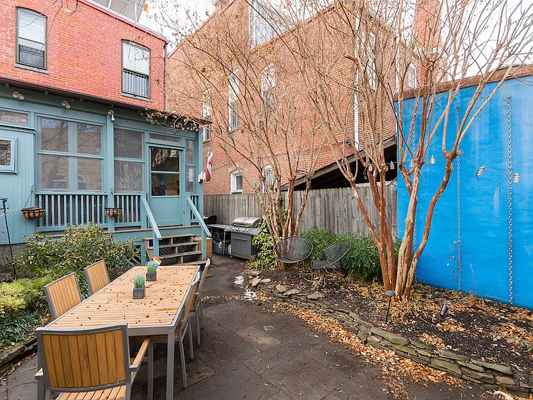 929 R St NW — Photo 16