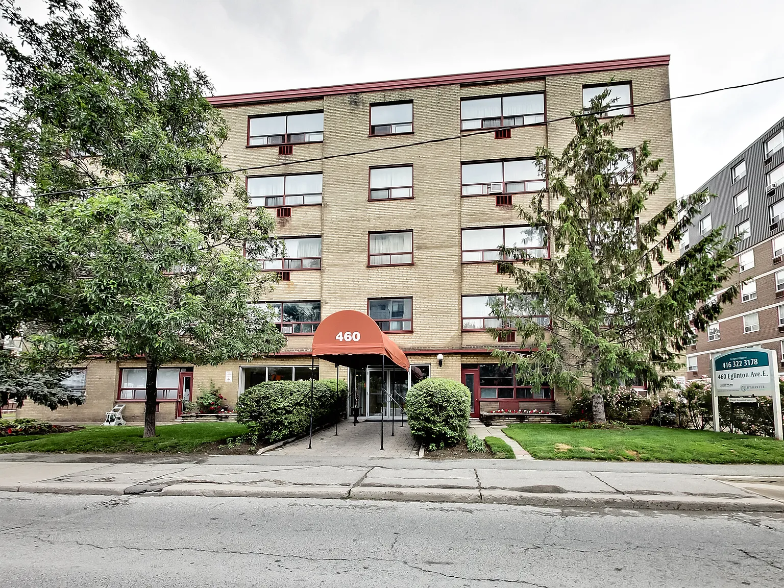 460 Eglinton Avenue East — Photo 4