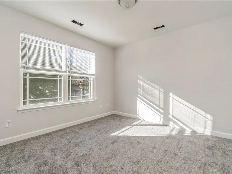 Upstairs Bedroom 1