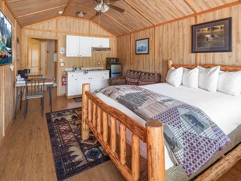 Moose/Eagles Cabin