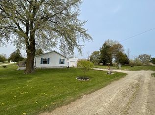 2917 N Lakeshore Rd, Port Hope, MI 48468